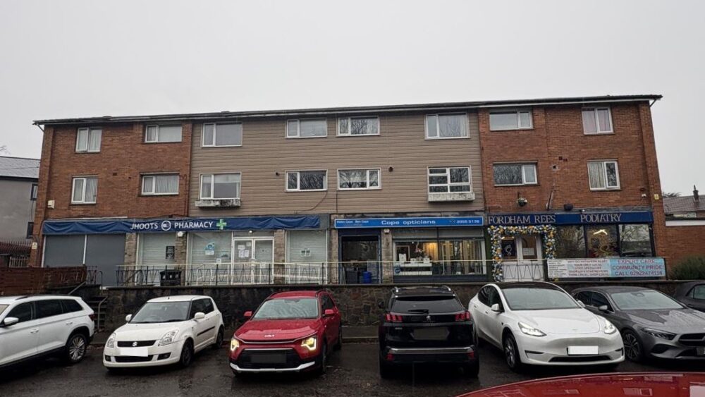 Picture of the parade of shops, 1-4 Chestnut road