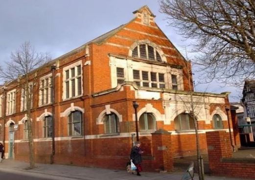 FOR SALE : FORMER ROATH LIBRARY NEWPORT ROAD / FOUR ELMS ROAD CARDIFF CF24 0DF